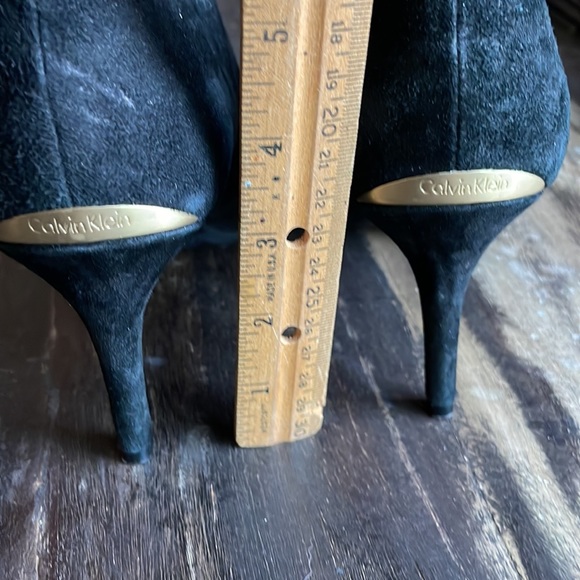 NWOT Calvin Klein size 9 Suede Bootie with side buckle - Picture 14 of 16